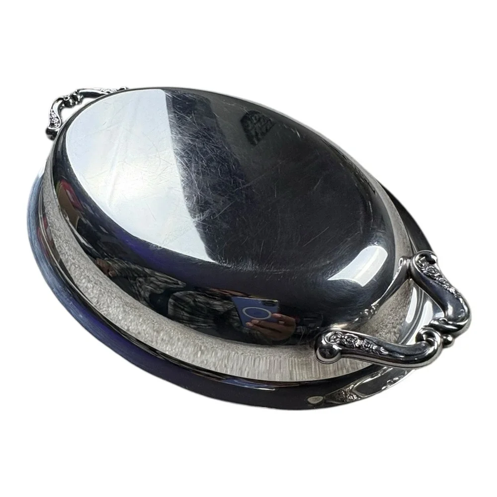 Vintage Oval Silverplate Covered Serving‎ Dish w Handles Silver Tone